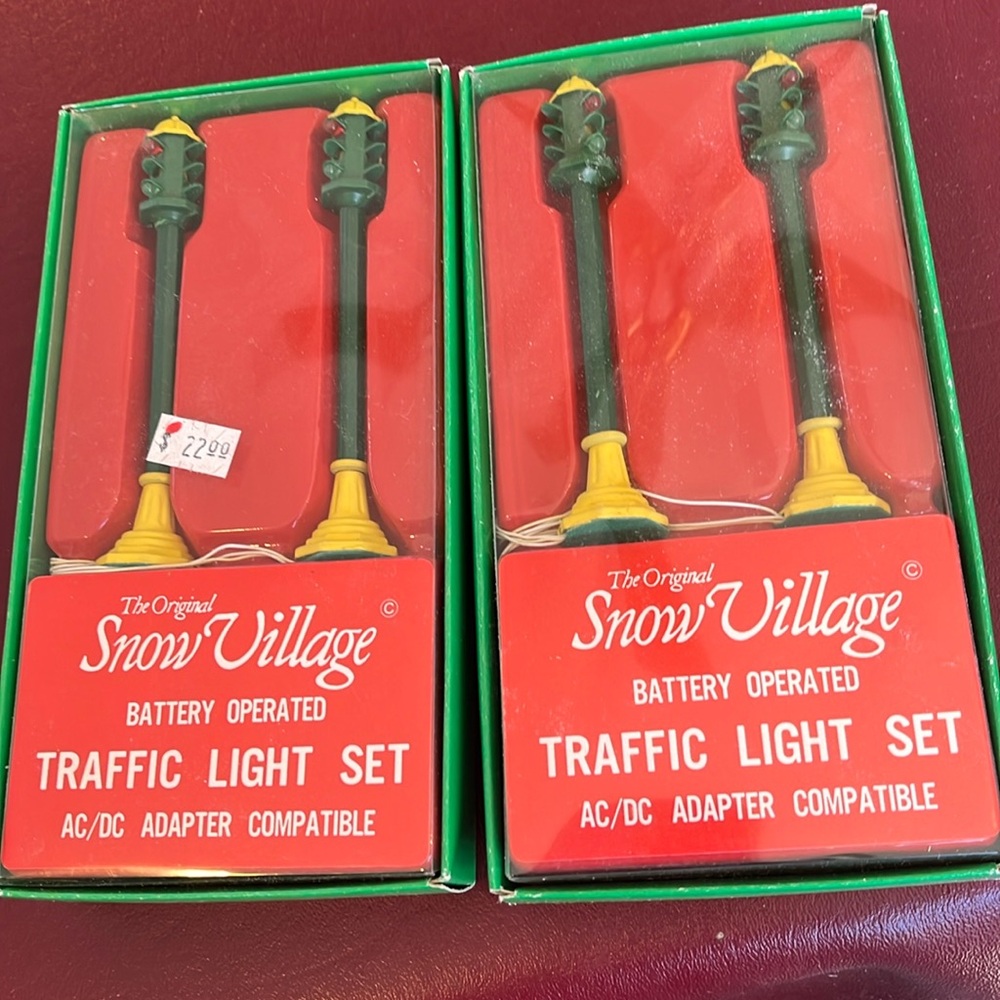 Department 56 Snow Village Traffic Light Set